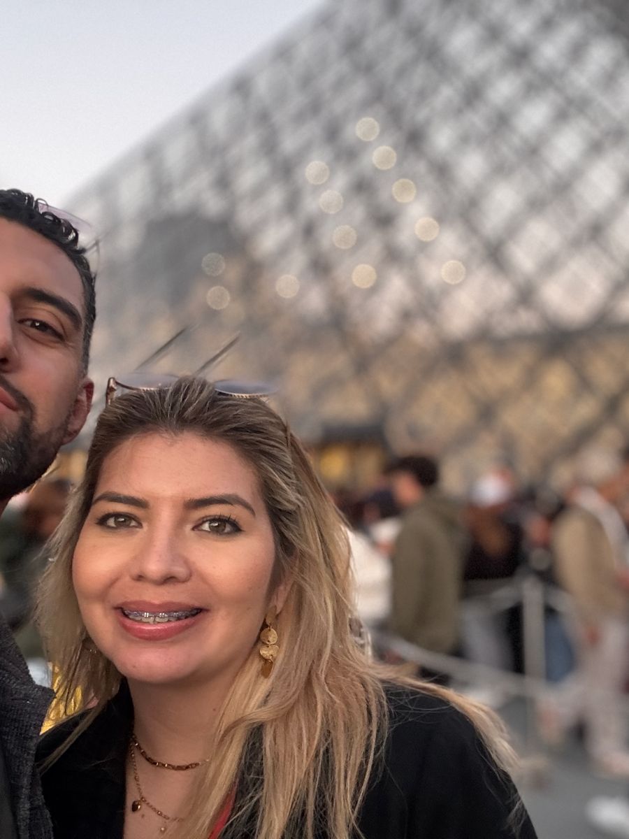 Sol y Luis en el Museo del Louvre, París