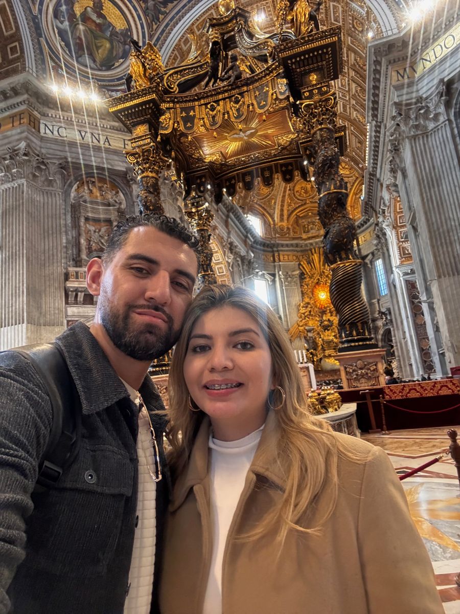Sol y Luis en la Basílica de San Pedro, Vaticano