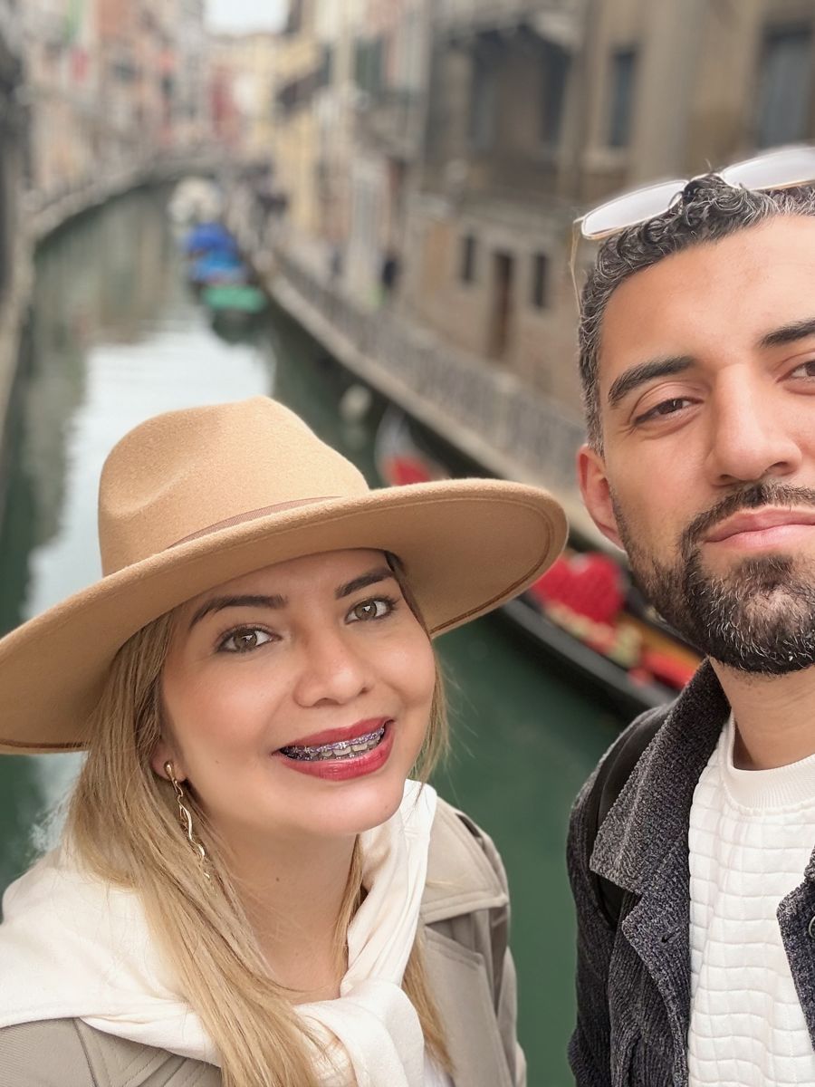 Sol y Luis en un canal de Venecia
